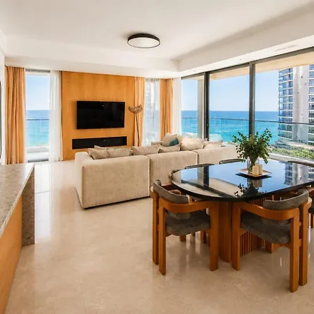 Pearl Family 3-br Penthouse - 150m & Free Parking
