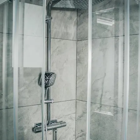 Pearl Family 3-br Penthouse - 150m & Free Parking Limassol